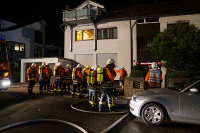 Gebaeudebrand in Ostfildern-Ruit, mindestens 2 Personen verletzt